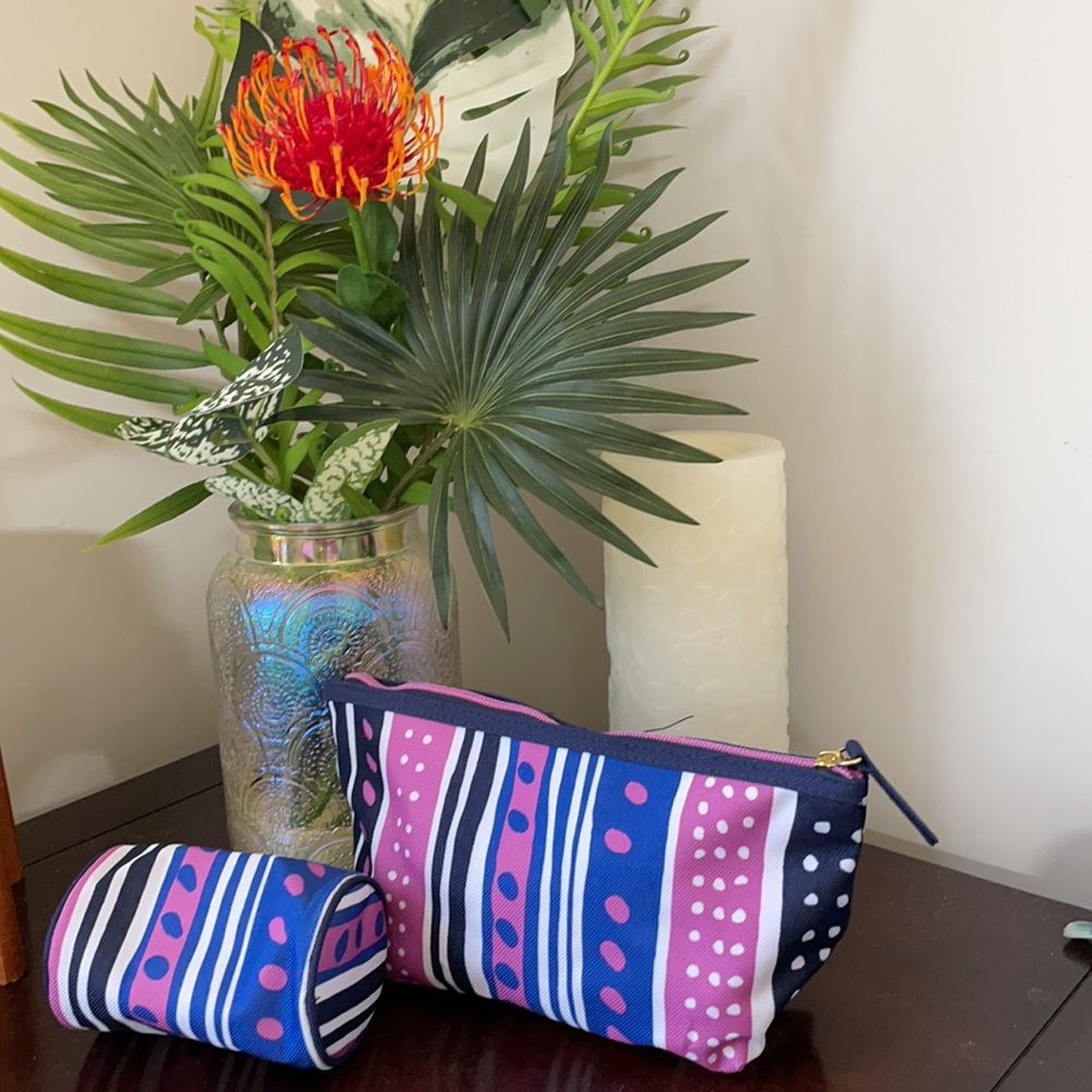 Estee Lauder cosmetic bag